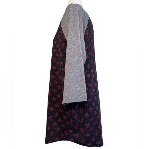 LULAROE BASEBALL STYLE TEE Size XL GRAY BLACK RED - Picture 2 of 7